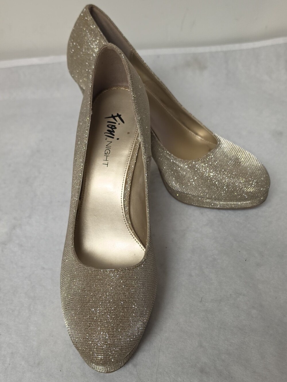 FIONI Night Women's Glitter Platform Pump - Gold
